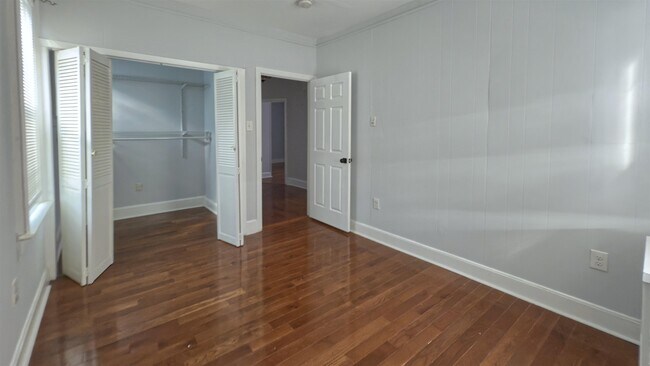 Building Photo - 273 WOODLAWN Ave