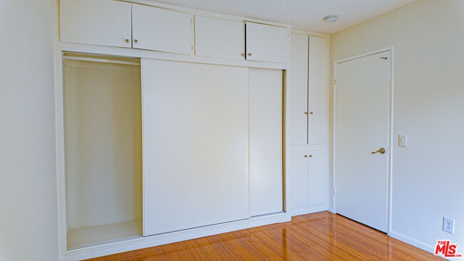 Building Photo - 447 W Elk Ave