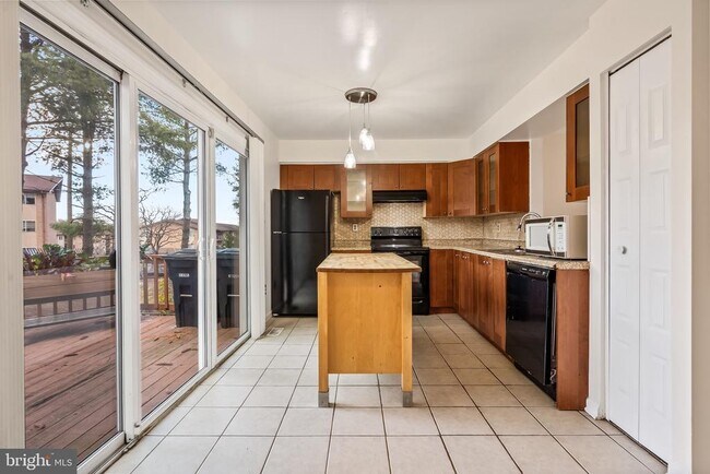 Building Photo - 3314 Major Denton Dr