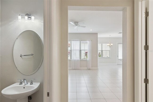 Building Photo - 8884 Bismarck Palm Dr