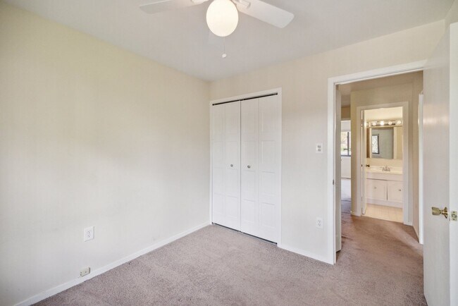 Building Photo - 2832 Jermantown Rd