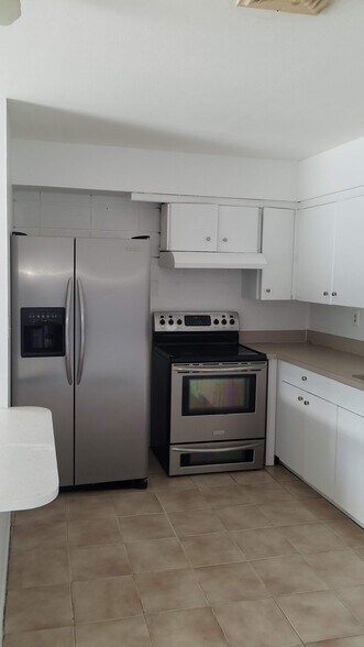 Building Photo - 443 Granada Blvd