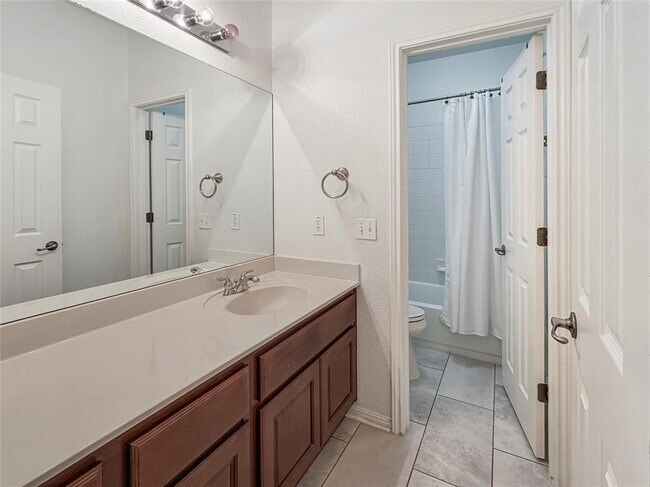 Building Photo - 11032 River Plantation Dr