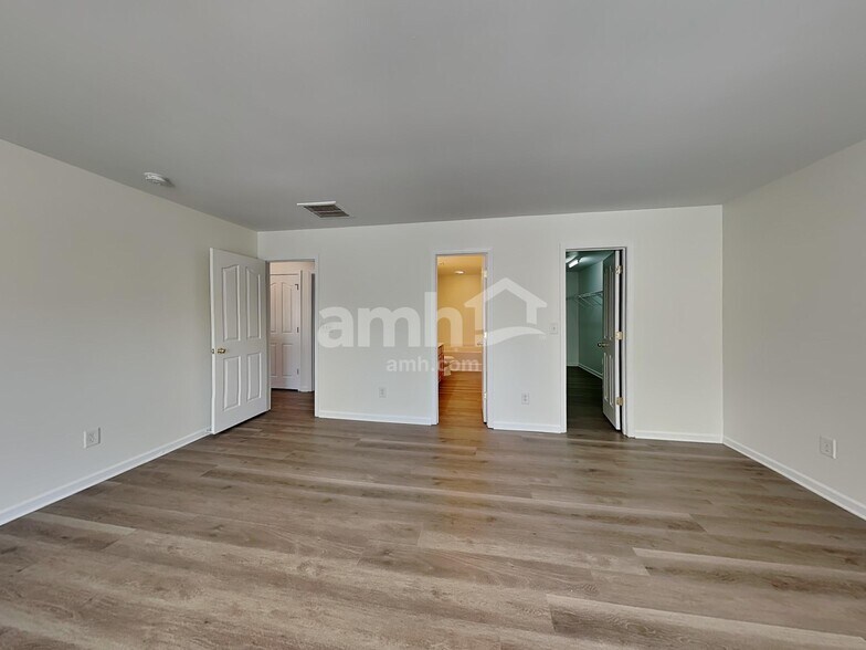 Building Photo - 2101 Trace Creek Dr