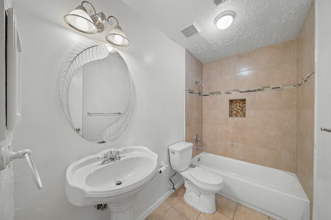 Building Photo - 7116 Haven Creek Dr