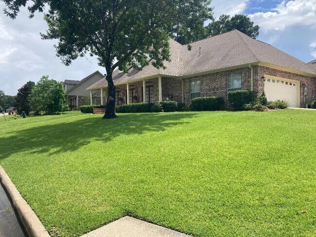 Primary Photo - 1802 Juniper Ln