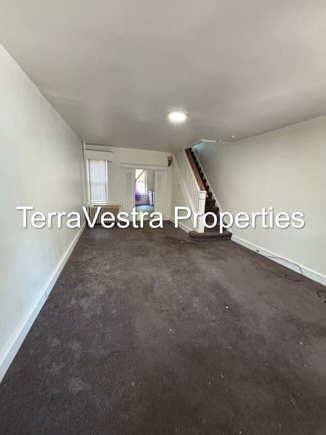 Building Photo - 433 Viola St