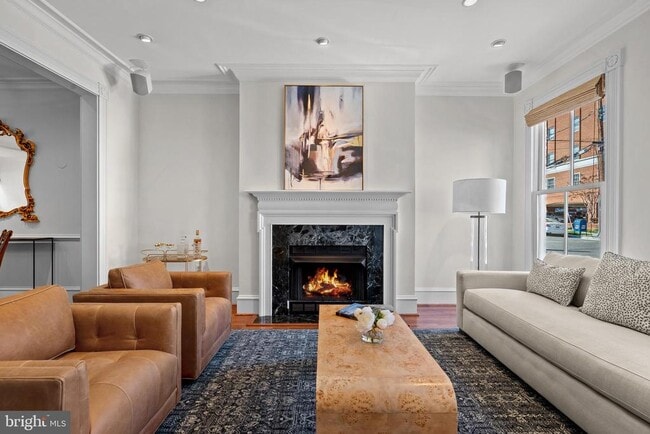 Building Photo - 128 Queen St