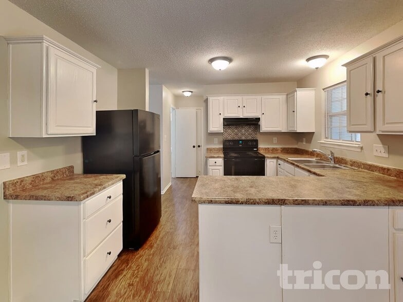 Building Photo - 3033 Winners Cir SW