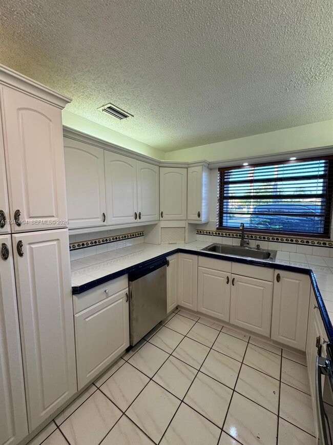 Building Photo - 1045 SW 122nd Ct