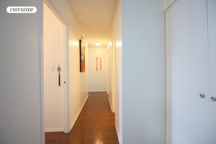 Building Photo - 175 W 90th St