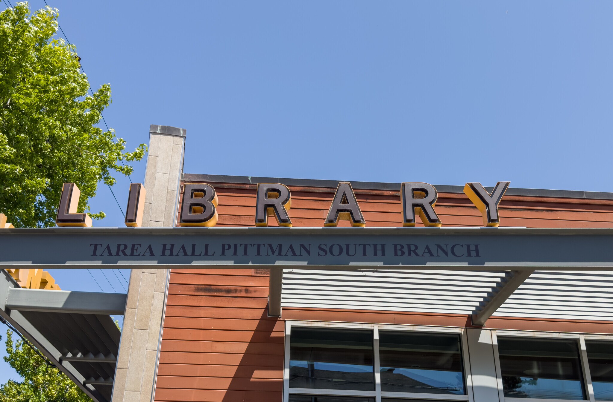 Building Photo - 1937 Russell St