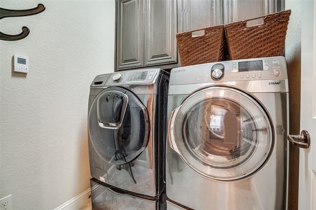 Building Photo - 401 Sarah Cir