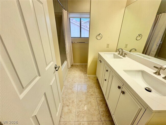 Building Photo - 8240 Tivoli Cove Dr