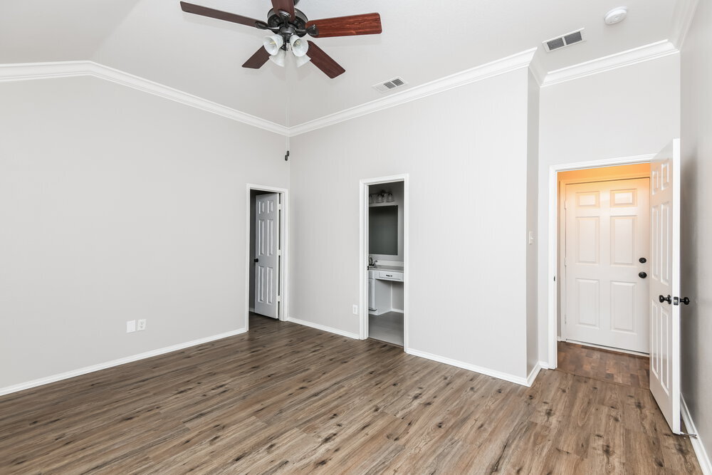 Building Photo - 1300 Maple Terrace Dr