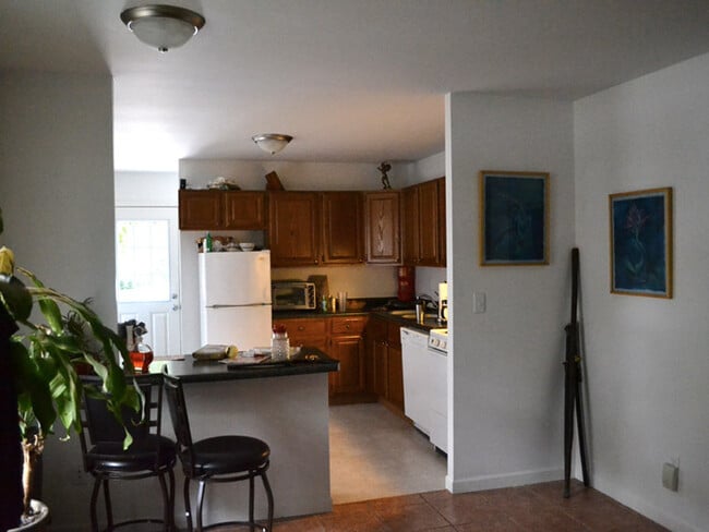 Building Photo - 1113 James