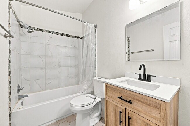 Building Photo - $2,145.95 - 3-bed, 2-bath located in Colorado Springs with a Washer and Dryer.