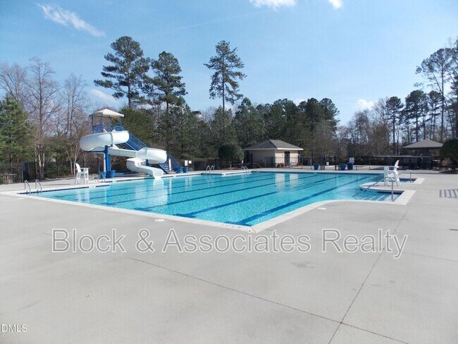 Building Photo - 2433 Cedar Rock Dr