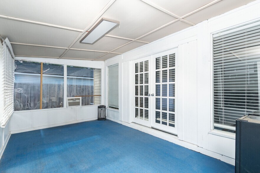 Building Photo - 11548 E Ride Dr