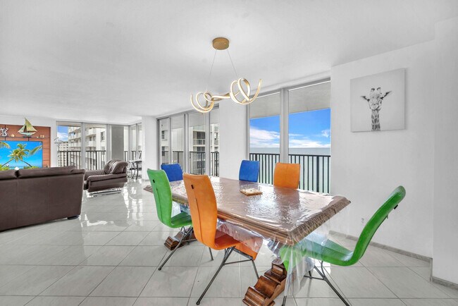 Building Photo - 4280 Galt Ocean Dr