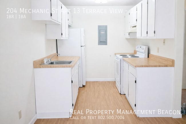 Building Photo - 204 Mechanic St