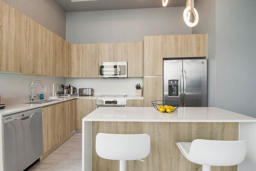 Building Photo - 3883 Biscayne Blvd