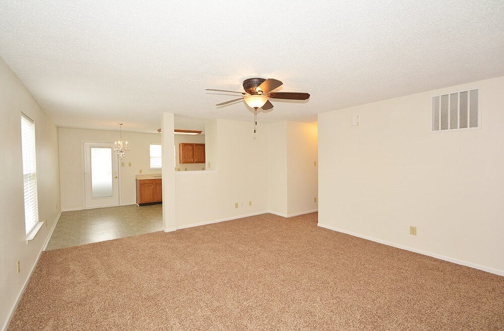 Building Photo - 8561 Bluff Point Dr
