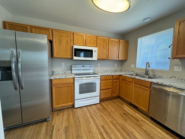 Building Photo - Updated 3 Bedroom in Stetson Hills