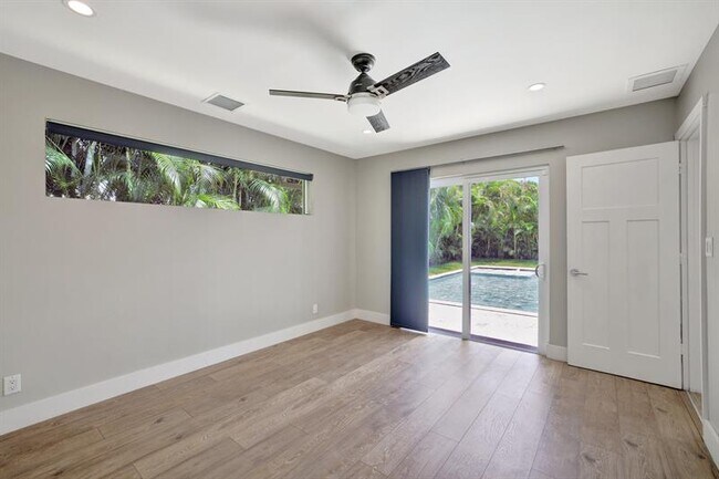 Building Photo - 2141 NE 62nd Ct