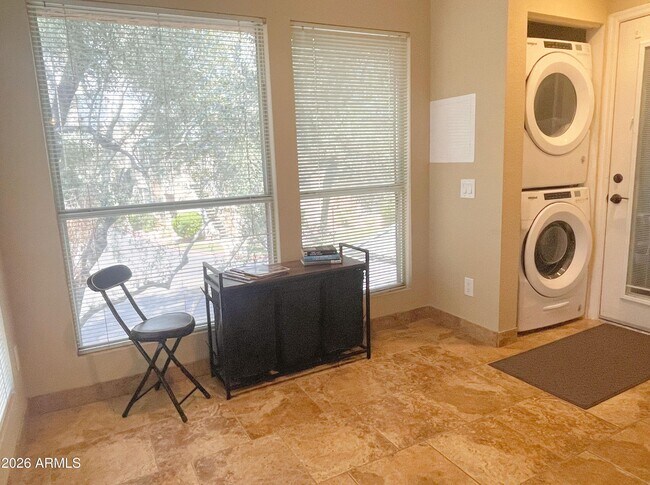 Building Photo - 101 N 7th St