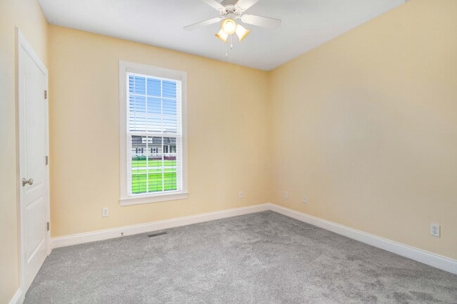 Building Photo - 200 Poplar Knoll Rd