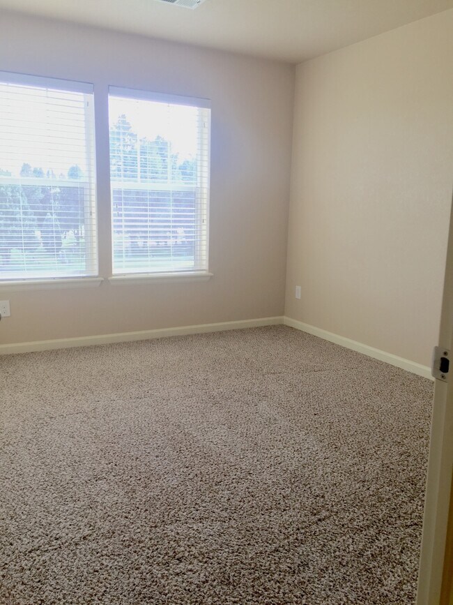 Building Photo - Start Your Summer off Right with Space in ...