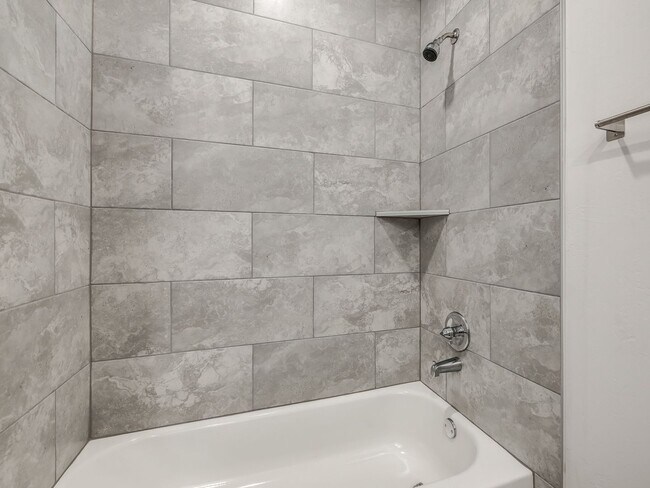 Building Photo - Beautiful New 3-Bed Duplex – Pet Friendly