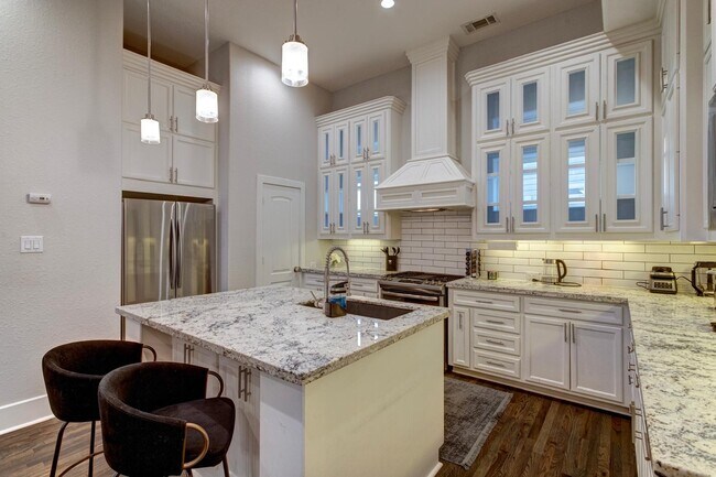 Building Photo - 2020 McGowen St