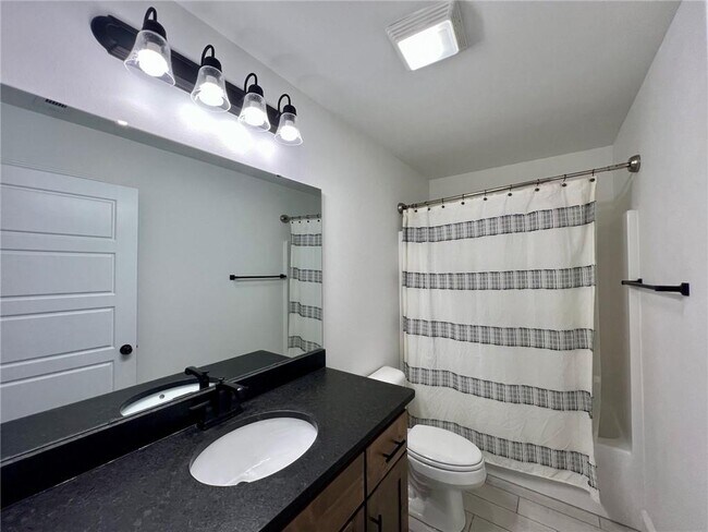 Building Photo - 1011 Sundance Ln