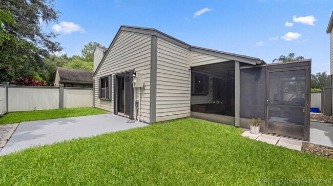 Building Photo - 2482 Bedford Mews Dr