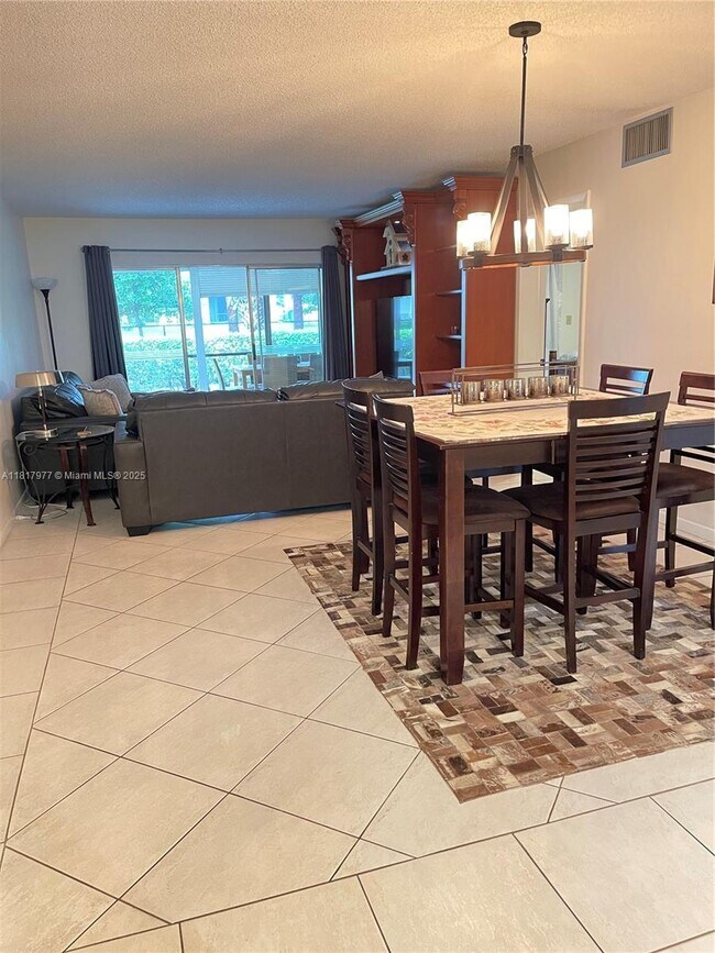 Building Photo - 4000 Crystal Lake Dr