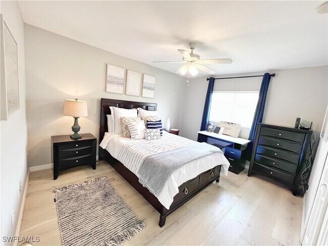 Building Photo - 137 SE 17th Terrace