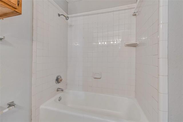 Building Photo - 1122 Rogers Ln