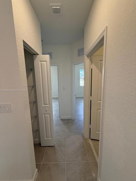 Building Photo - 2942 SE 23rd Ave