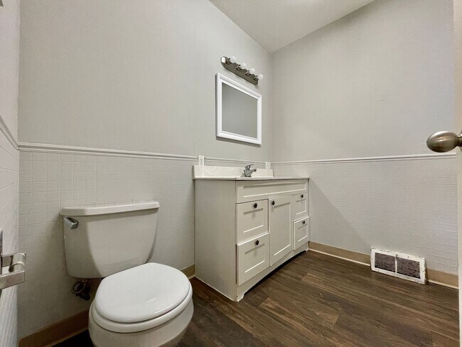 Building Photo - Four Bedroom Home in Wyoming