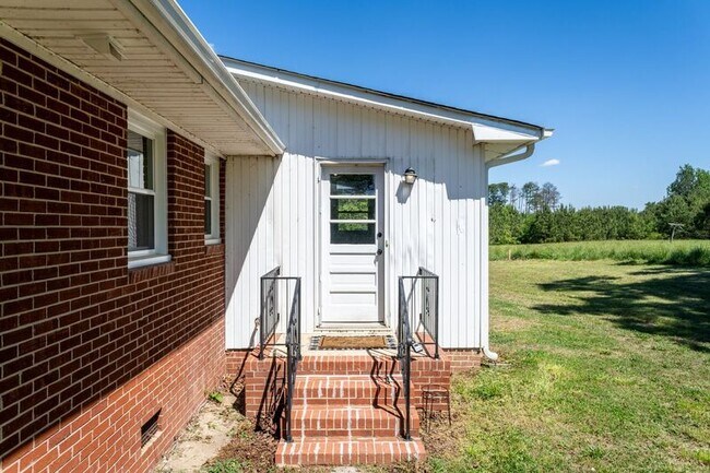 Building Photo - 641 Rocky Ford Rd