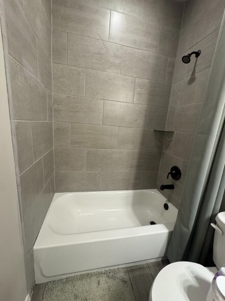 Building Photo - 704 Amatista Lp SE