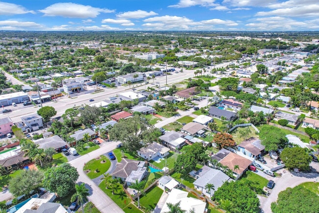 Building Photo - 261 NE 45th St