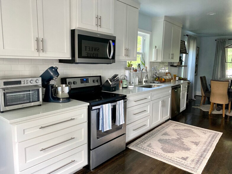 Building Photo - 4274 4th Ave S