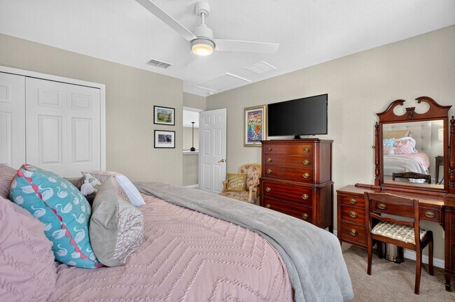 Building Photo - 353 Lake Amberleigh Dr