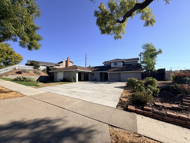 Building Photo - 1624 Mimosa Pl