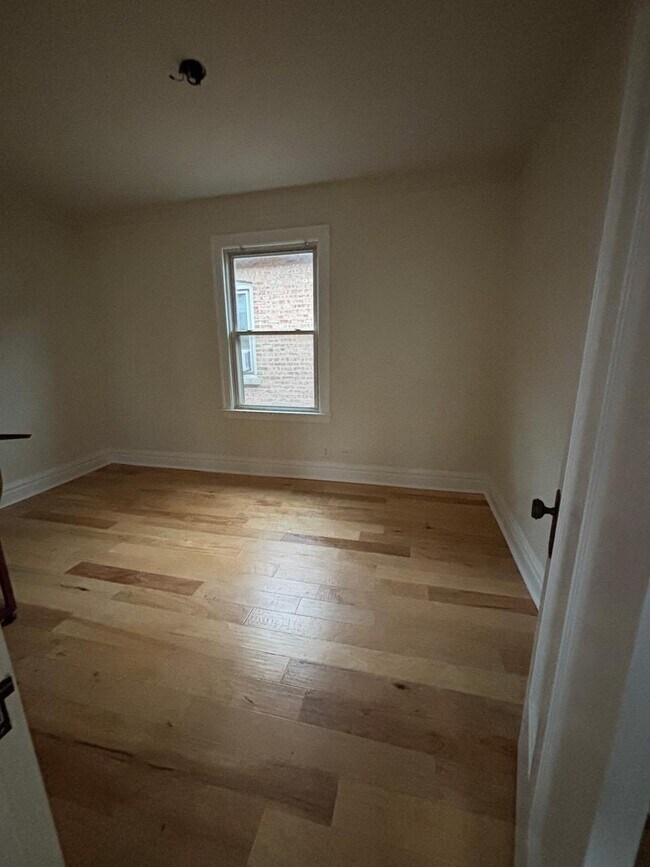 Building Photo - 5650 W 63rd Pl