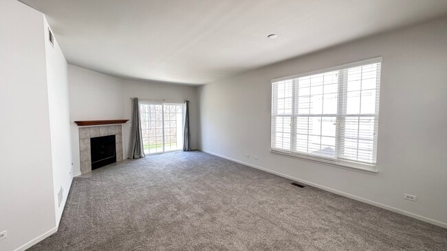 Building Photo - 1535 Reserve Ln