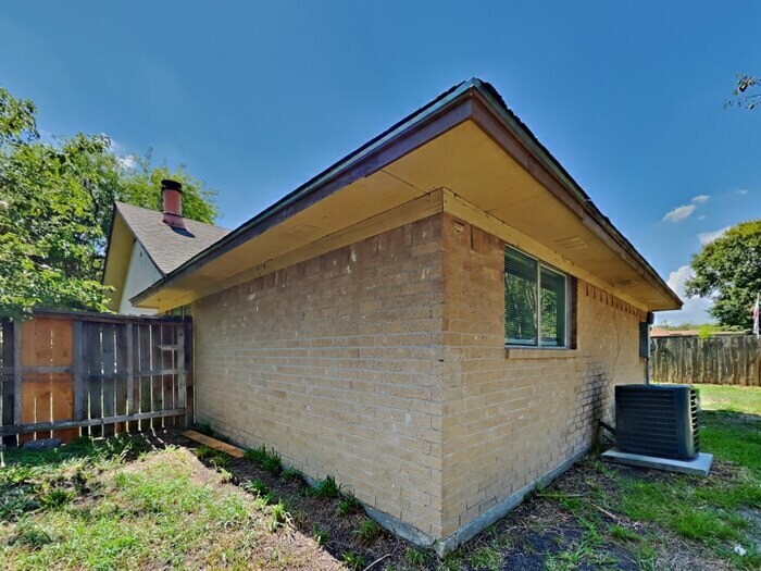 Building Photo - 5121 Parsley Ave